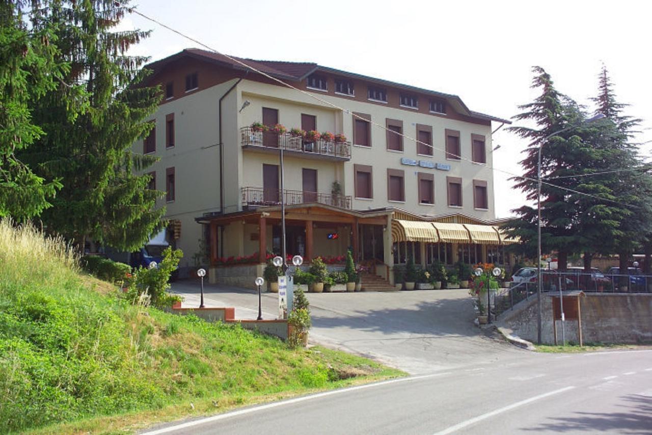 Albergo Ristorante Miramonti Toano Bagian luar foto