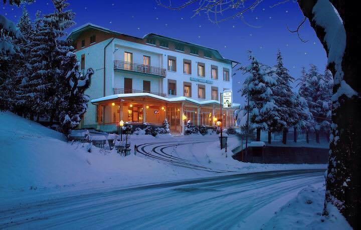 Albergo Ristorante Miramonti Toano Bagian luar foto